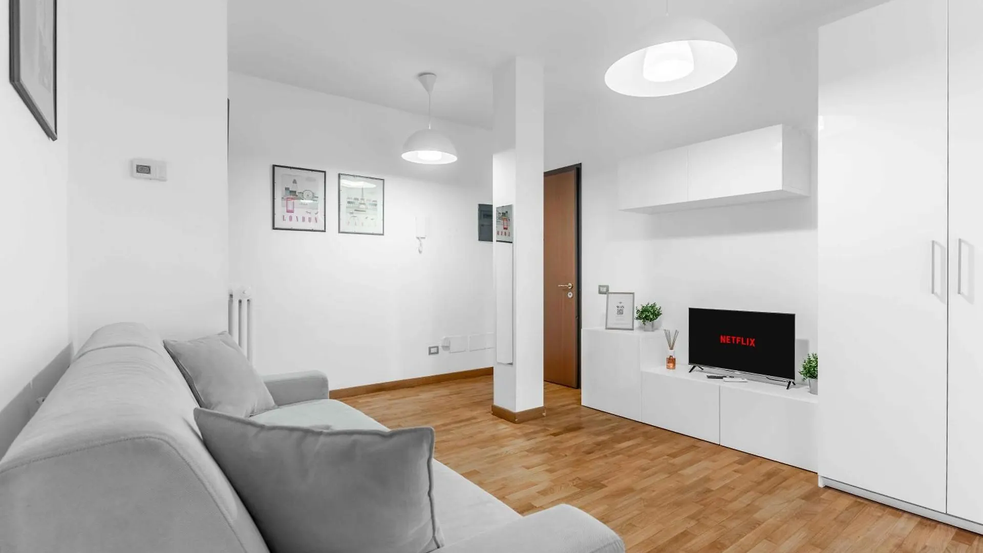 Duomo-Navigli Samara 1 Brioschi, 65 Apartment Milan 0*,  Italy